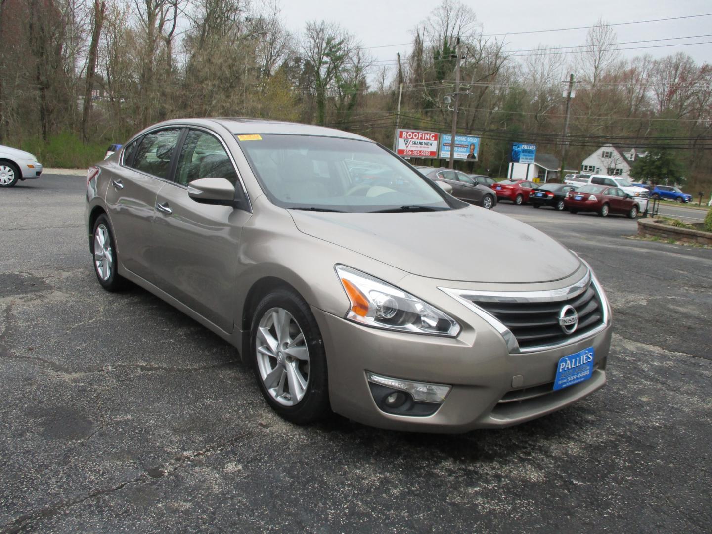 2013 GOLD Nissan Altima 2.5 S (1N4AL3AP8DN) with an 2.5L L4 DOHC 16V engine, AUTOMATIC transmission, located at 540a Delsea Drive, Sewell, NJ, 08080, (856) 589-6888, 39.752560, -75.111206 - Photo#10